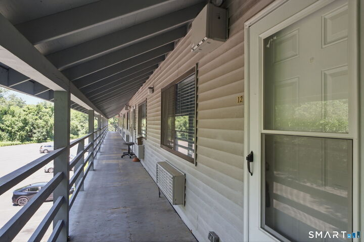 Property Photo:  17 Farmington Avenue 12  CT 06062 