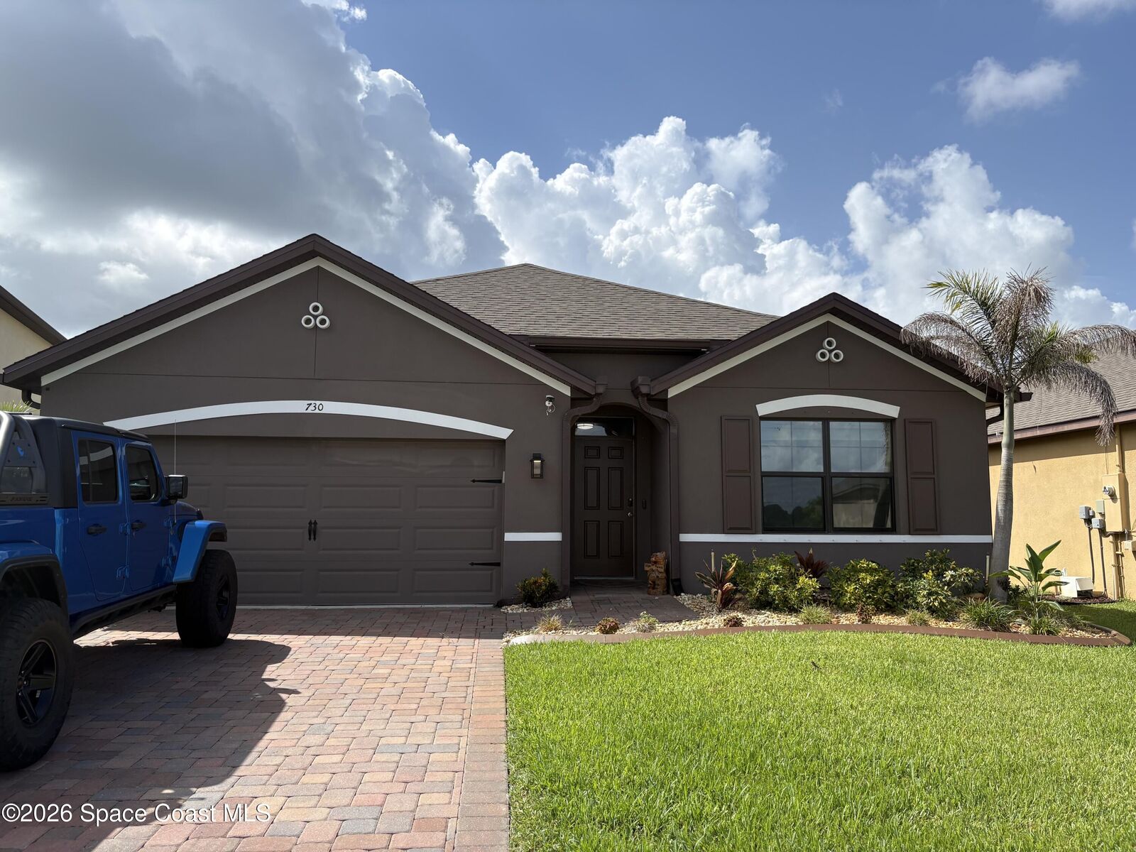 Property Photo: 730 Old Country Road SE FL 32909