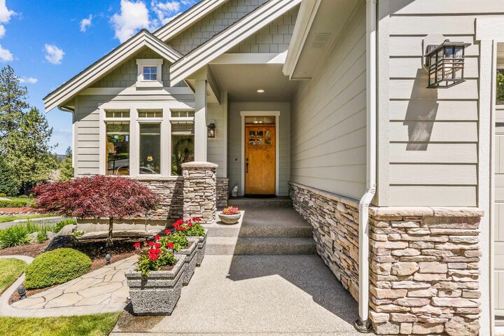 Property Photo: 2016 W Forest Hill Ln WA 99218