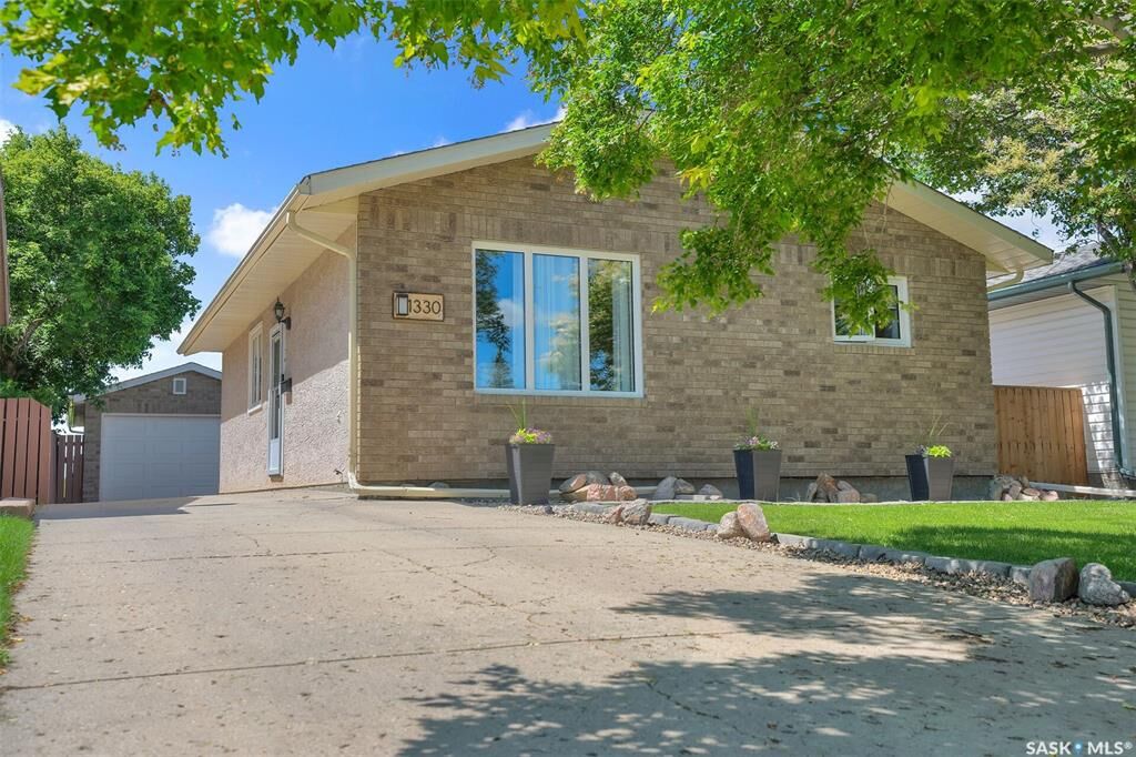 Property Photo:  1330 Courtney Street  SK S4T 7S1 