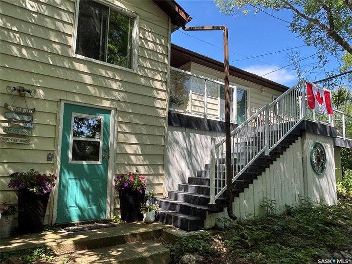Property Photo:  232 Green Avenue  SK S0G 4C0 