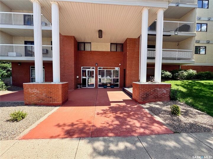 Property Photo: 1002 108th Street 205 SK S9A 2A9