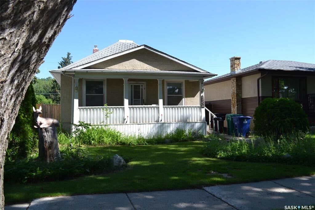 Property Photo:  132 106th Street W  SK S7N 1N7 