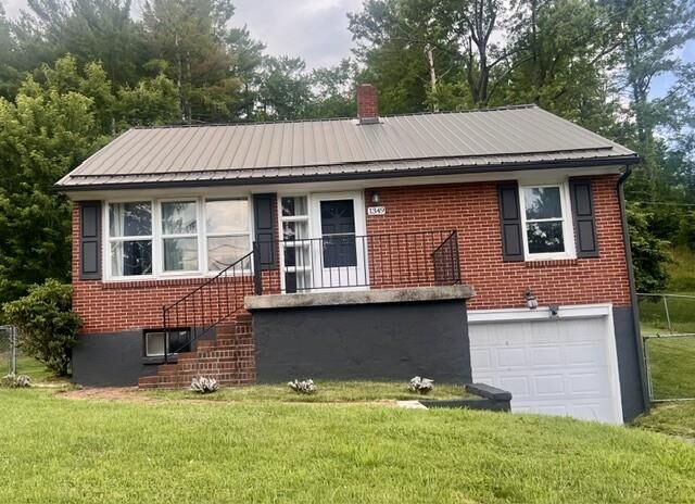 Property Photo:  1349 Fincastle Tpke  VA 24651 