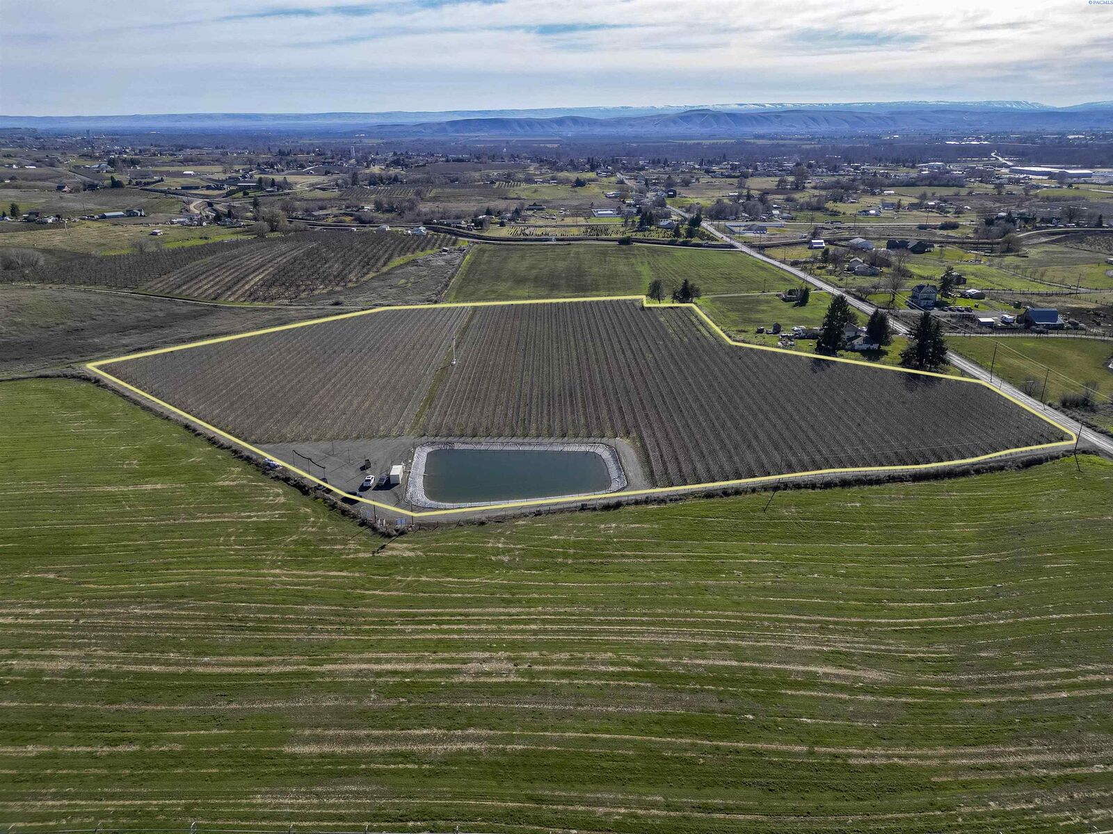 Property Photo:  Nka Roza 3 &Amp Lamb Ranch Farm  WA 98953 