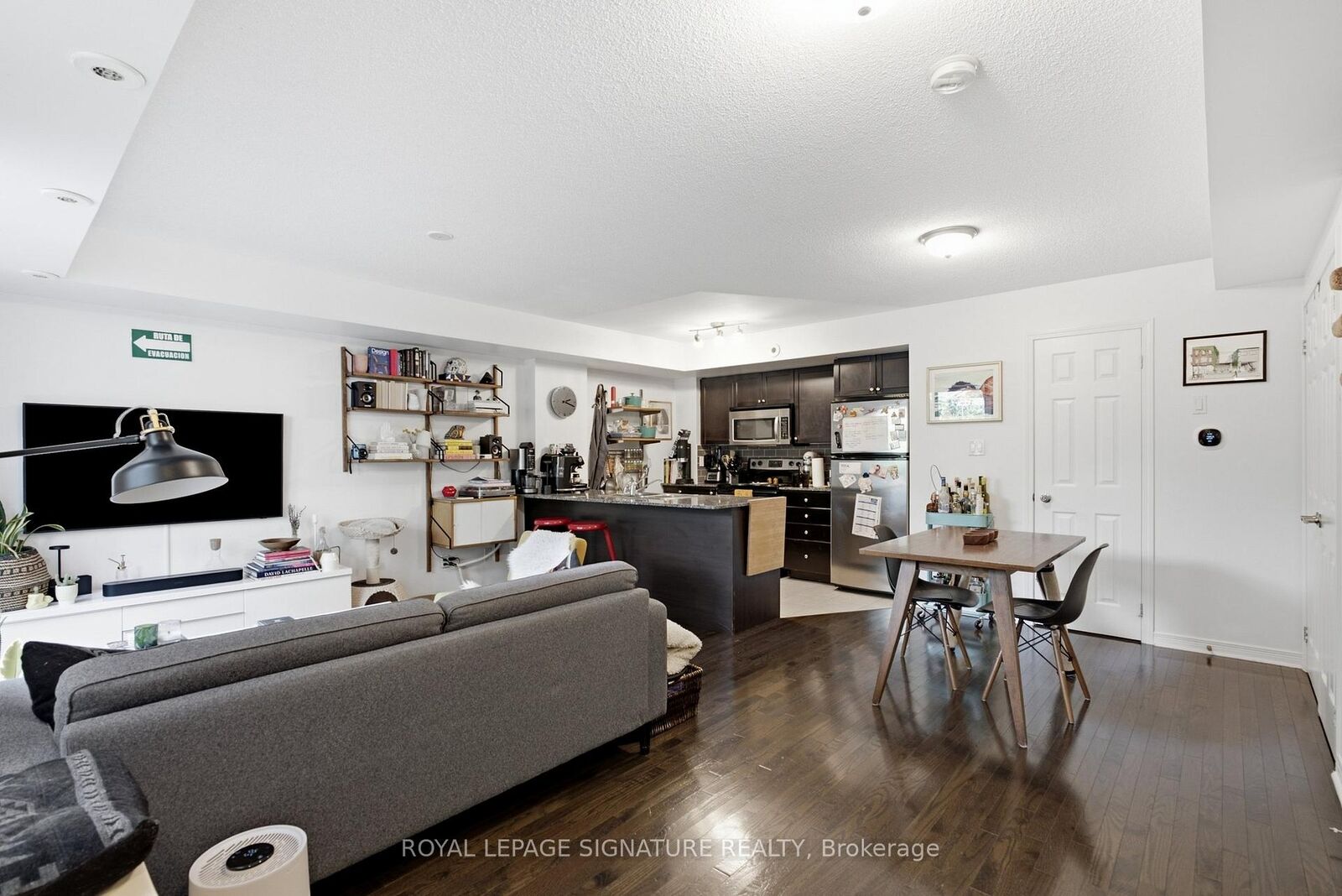 Property Photo: 5 Elsie Lane Th135 ON M6P 3N3