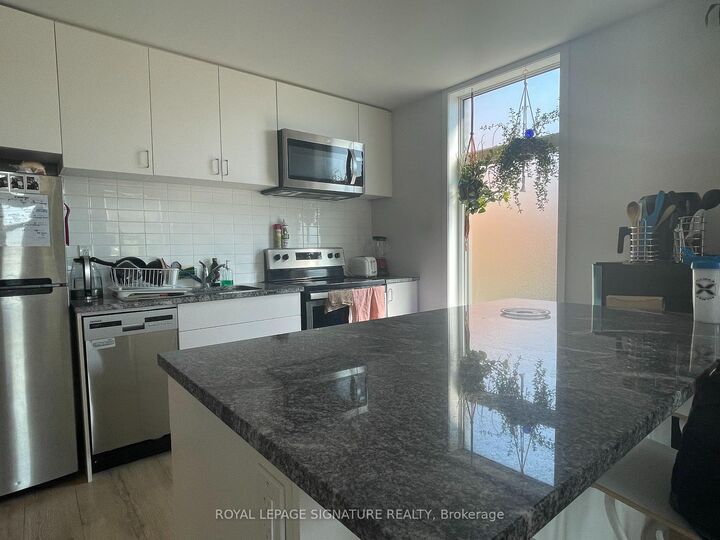 Property Photo:  1760 Simcoe Street N 95B  ON L1G 0C3 