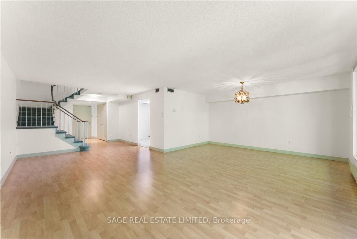 Property Photo:  360 Bloor Street E 209  ON M4W 3M3 