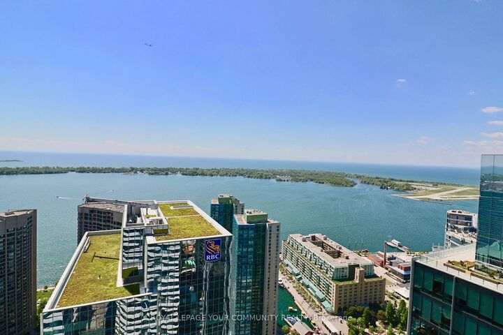 Property Photo:  100 Harbour Street 5207  ON M5J 0B5 