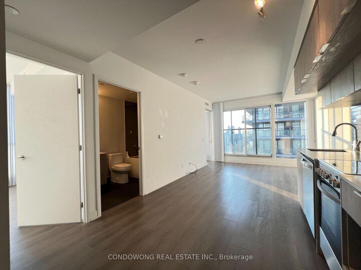 Property Photo:  181 Dundas Street E 4811  ON M5A 0N5 