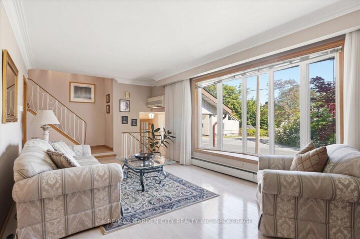 41 Albert Street W — photo 1