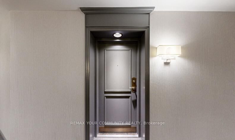 Property Photo:  7905 Bayview Avenue 218  ON L3T 7N3 