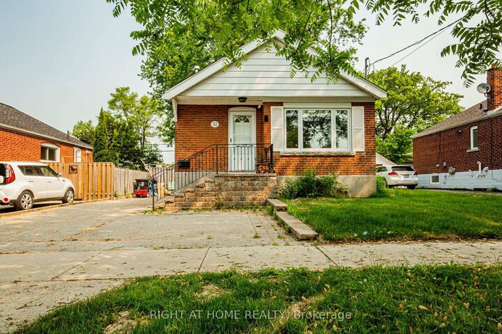 Property Photo: 32 Florens Avenue ON M1L 1R6