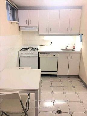 Property Photo: 44 Bellevue Avenue Bsmt ON M5T 2M4