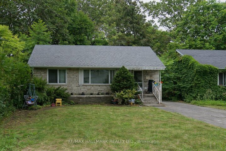 Property Photo: 22 Grandview Avenue ON L3T 1G8