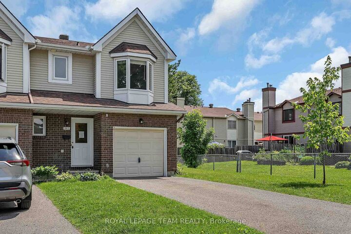 Property Photo: 563 Parasol Court ON K4A 2X2