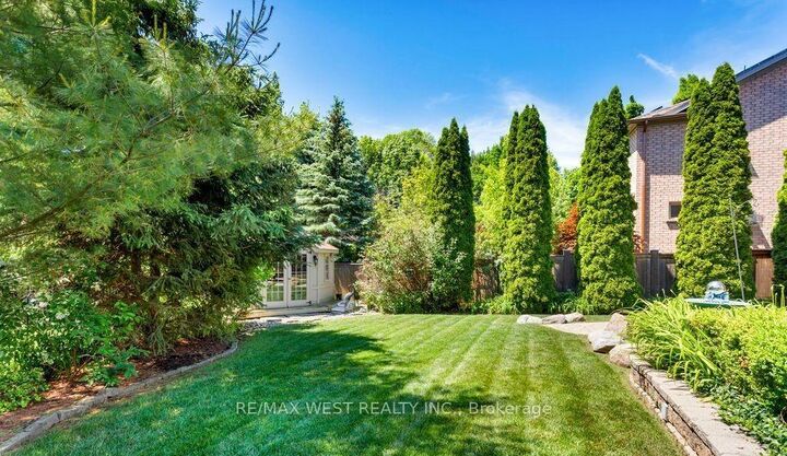 Property Photo: 3338 Fox Run Circle ON L6L 6W4