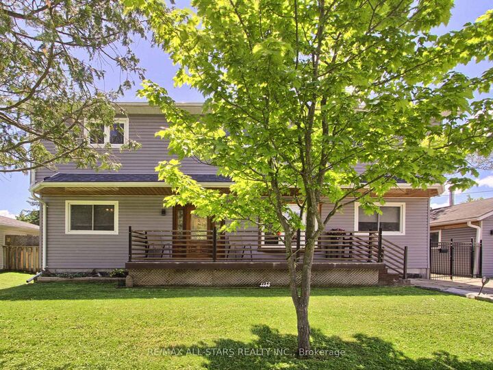 Property Photo: 397 Winnifred Drive ON L4P 3B6