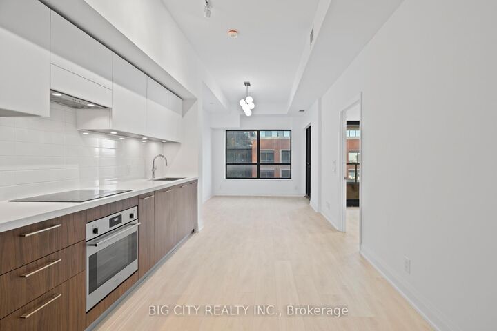 Property Photo:  33 Frederick Todd Way 603  ON M4G 0C9 