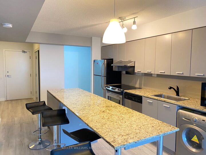 Property Photo: 33 Singer Court 803 ON M2K 0B4