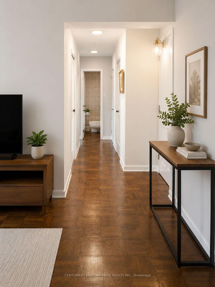 Property Photo:  103 Avenue Road 606  ON M5R 2G9 