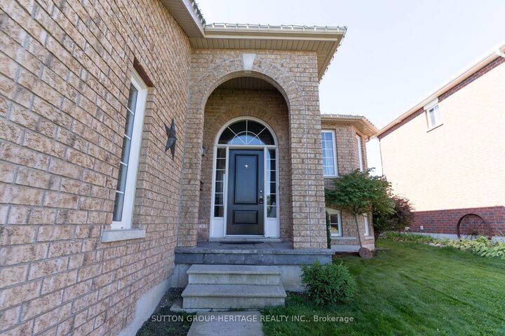Photo de la propriété: 99 Sweetnam Drive ON K9V 0A6