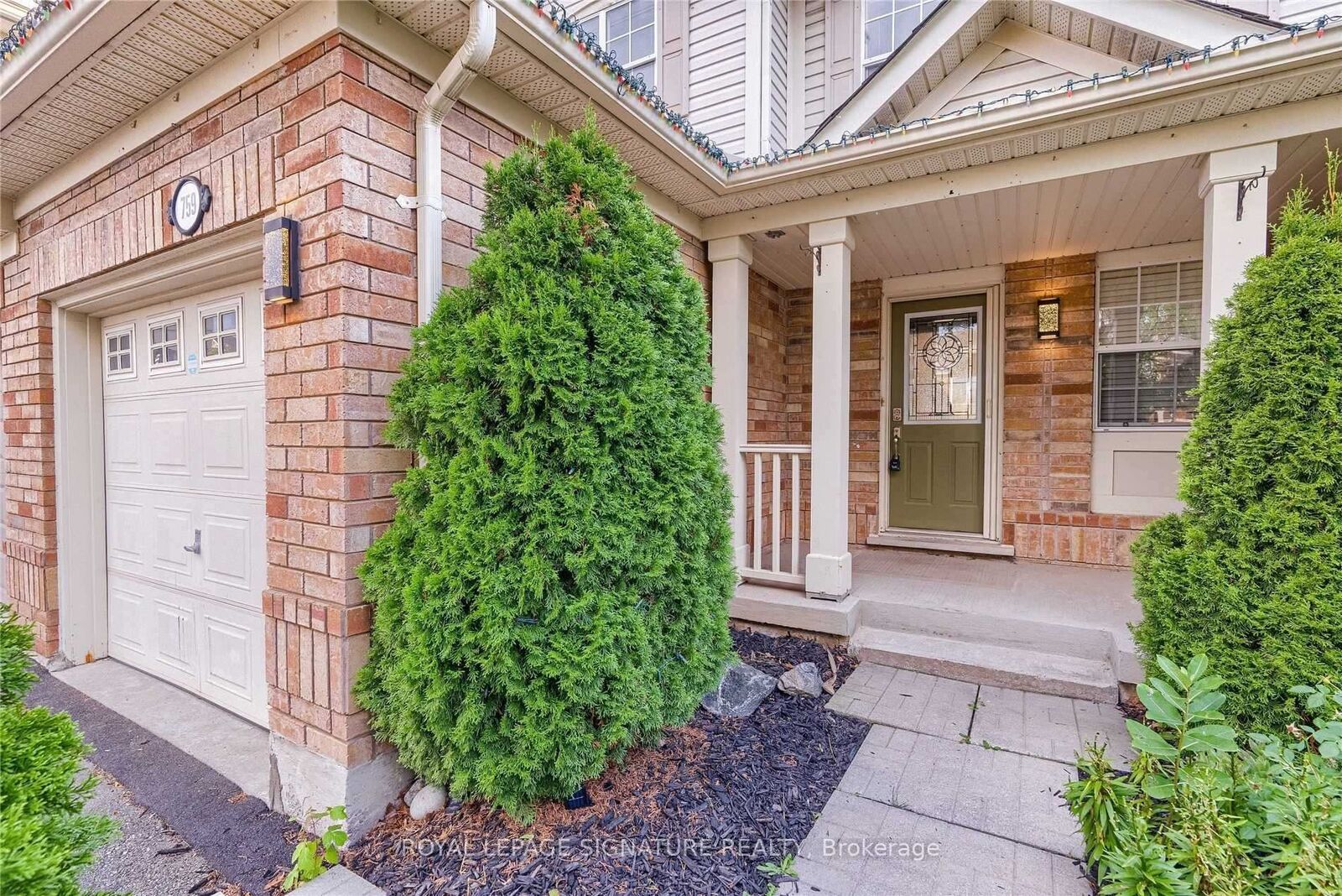 Property Photo:  759 Edwards Avenue  ON L9T 6B3 