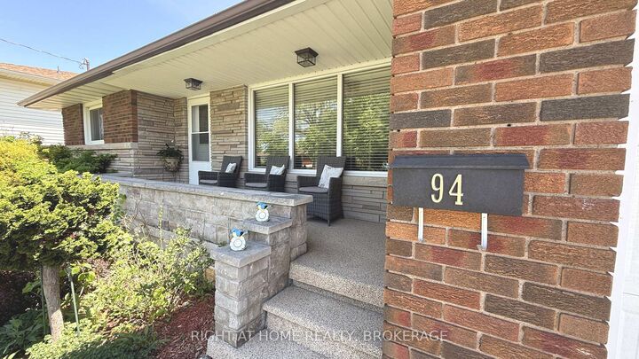 Property Photo: 94 Wellington Street ON L3B 1B1