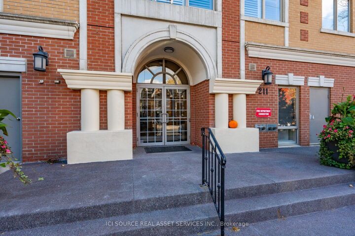 Property Photo:  211 Randolph Road 316  ON M4G 4H1 