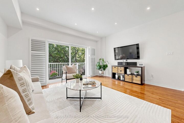 Property Photo:  23 Observatory Lane 238  ON L4C 0M7 