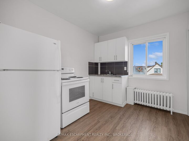 Property Photo:  7 Maitland Street Upper  ON L2V 3A4 