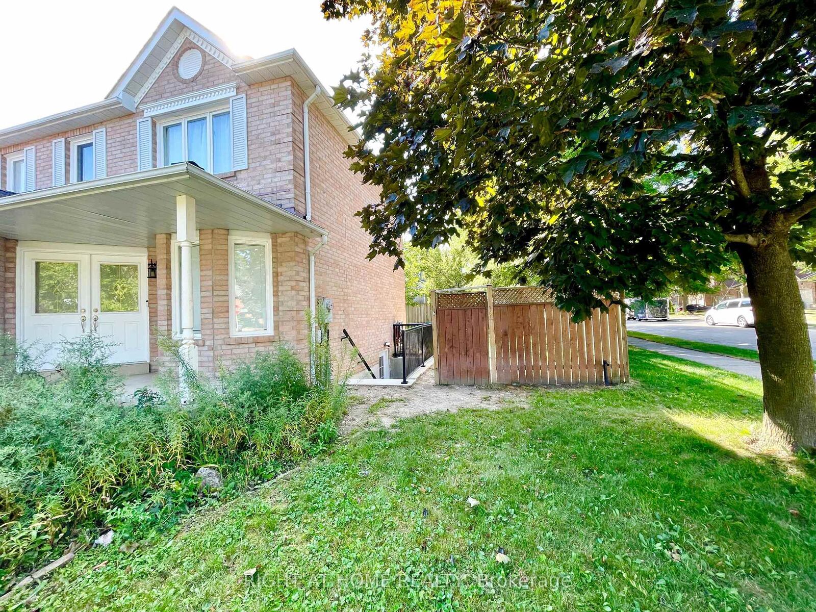 Property Photo:  106 Vivians Crescent Basement  ON L6Y 4V4 