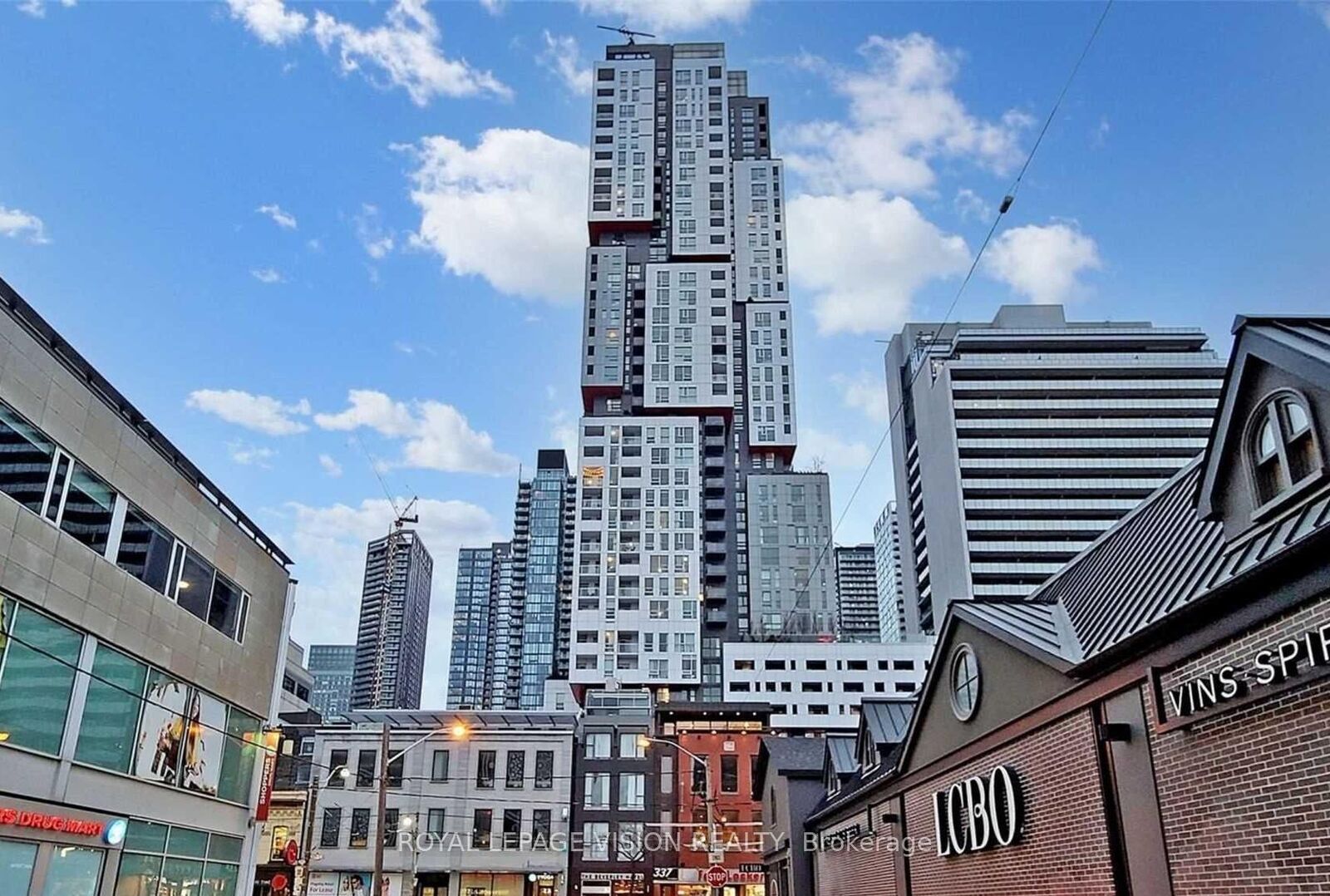 Property Photo:  318 Richmond Street W 613  ON M5V 0B4 