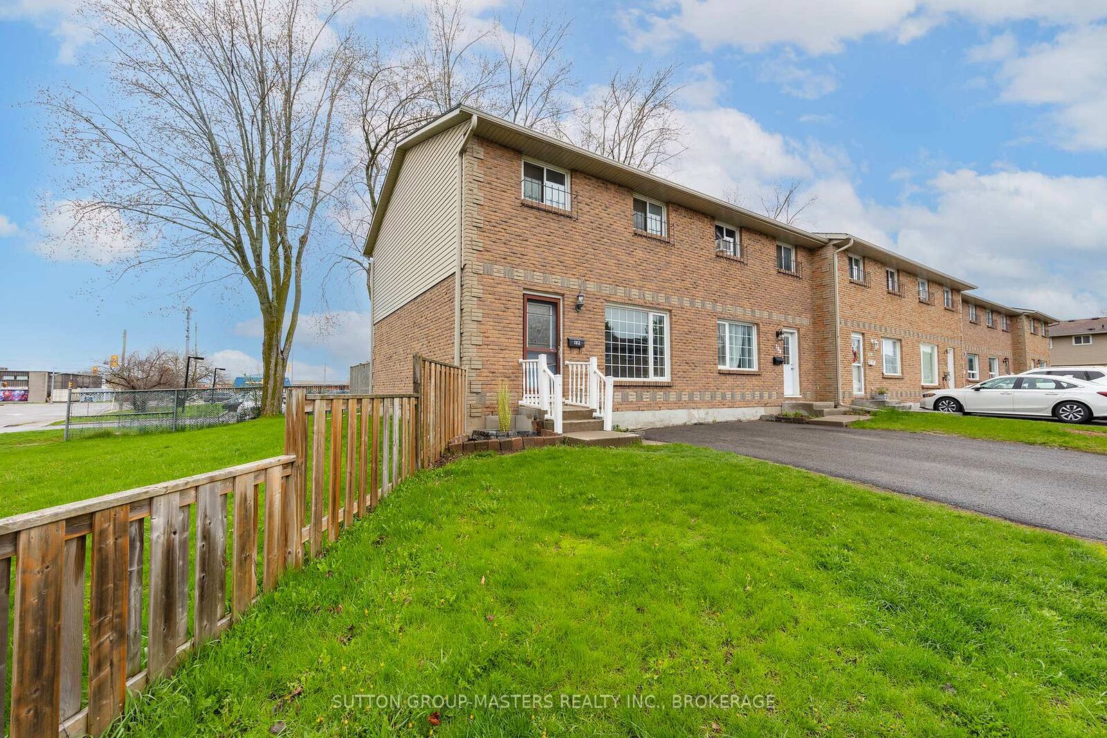 Property Photo:  182 Rosemund Crescent  ON K7M 6Z1 