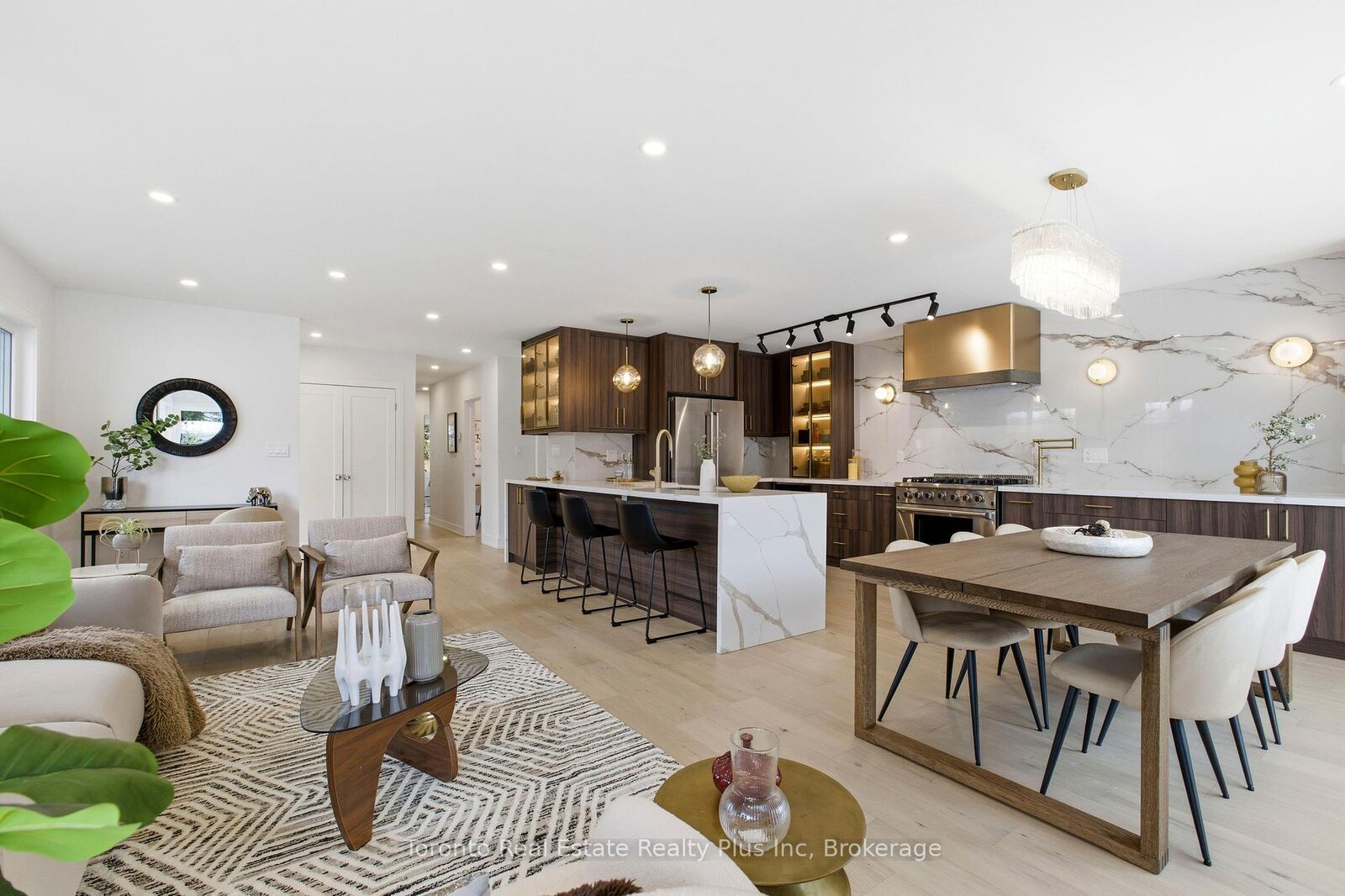 Property Photo:  3 Blithfield Avenue  ON M2K 1X9 