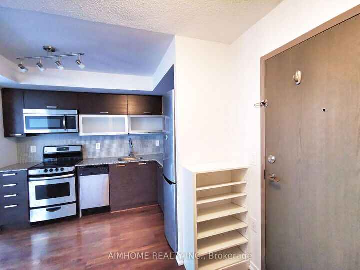 Property Photo:  36 Lisgar Street 2207E  ON M6J 3G2 