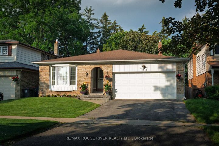 Property Photo: 33 Pepper Tree Drive ON M1C 1Y5