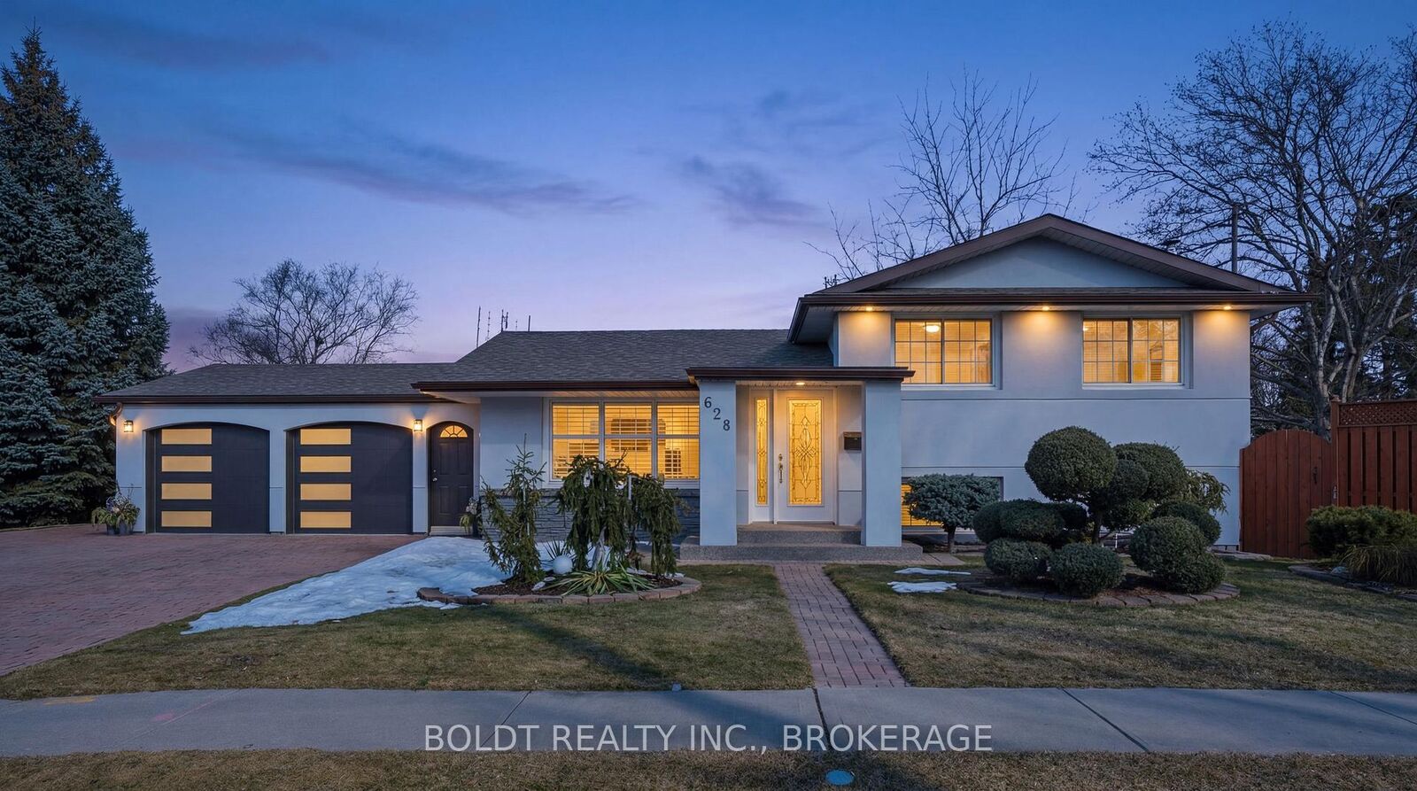 Property Photo: 628 Vine Street ON L2M 3V5