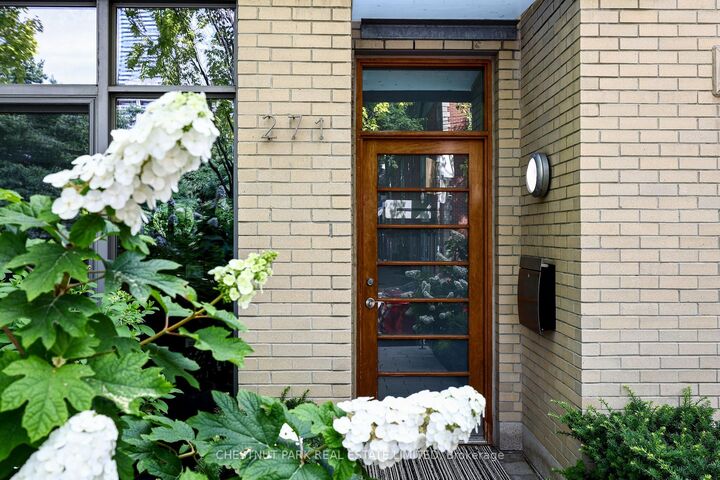 Property Photo: 271 Mutual Street ON M4Y 1X6