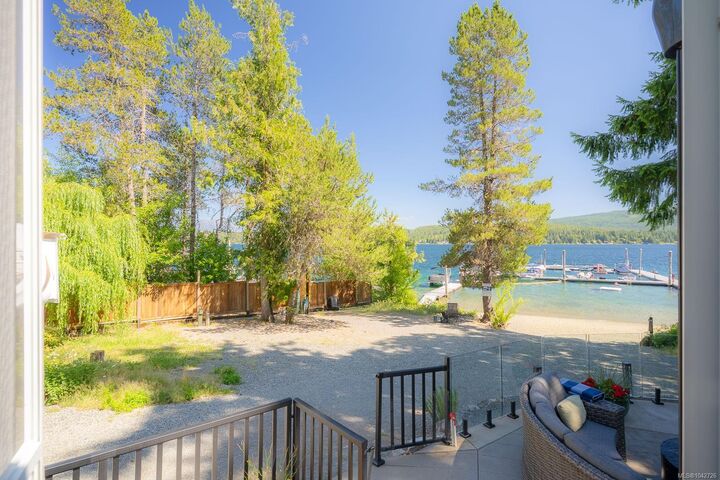 Property Photo: 9752 Lakeshore Rd #R1 BC V9Y 8Z3