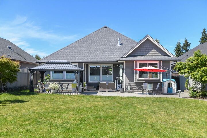 Property Photo: 905 Prestwick Pl BC V9N 0E1