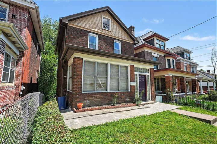 Property Photo:  1045 Flemington St  PA 15217 