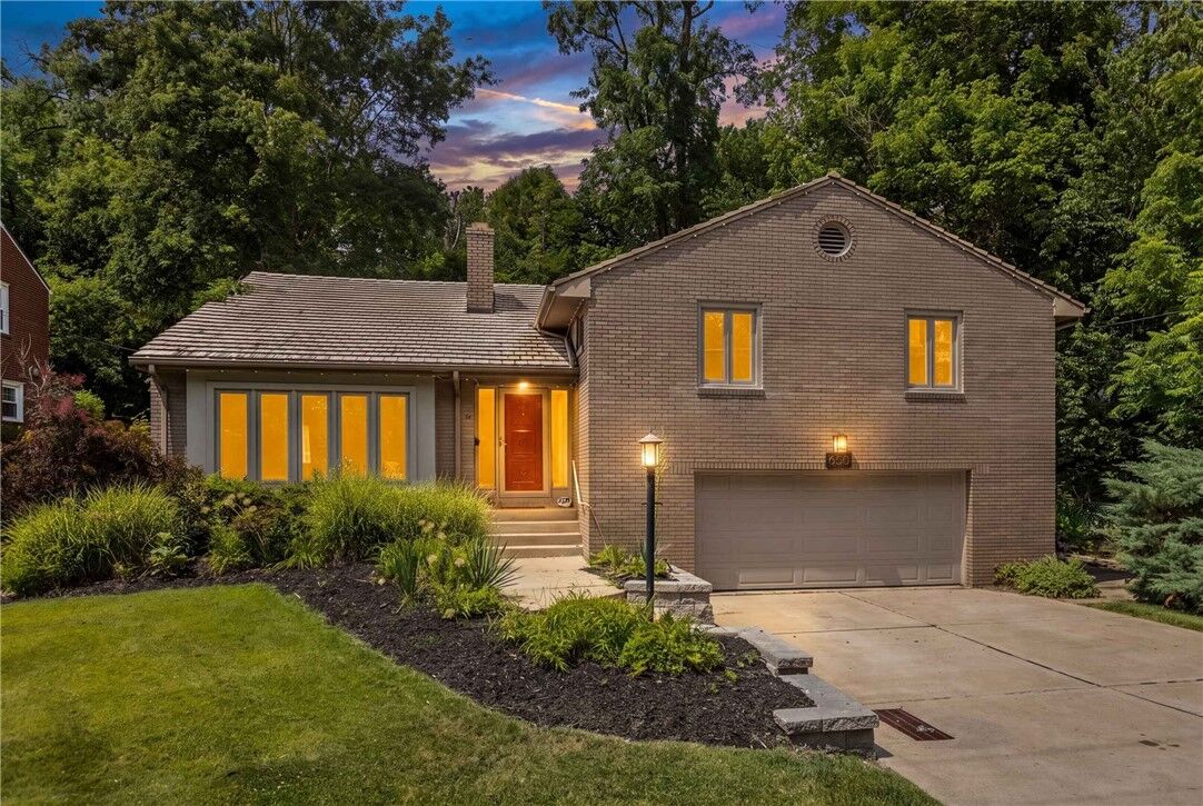 Property Photo: 650 Scrubgrass Rd PA 15243