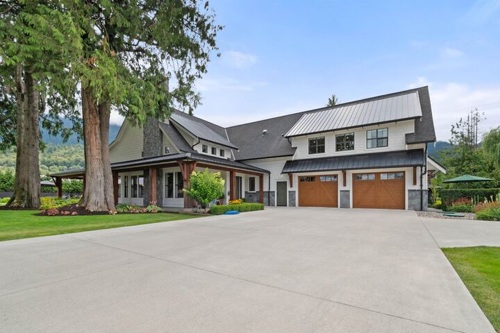 9586 McMillan Road — photo 1
