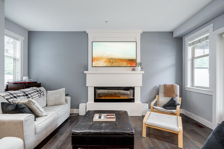 Property Photo: 35298 Marshall Road 12 BC V3G 0E2