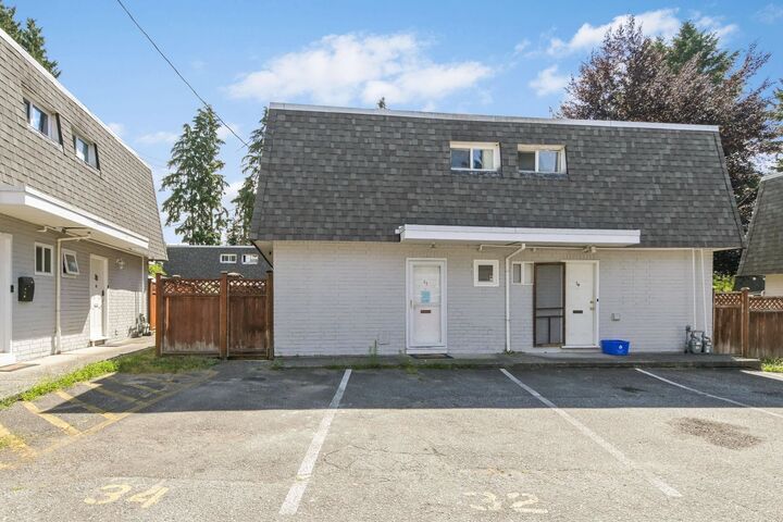 21555 Dewdney Trunk Road 32 — photo 1
