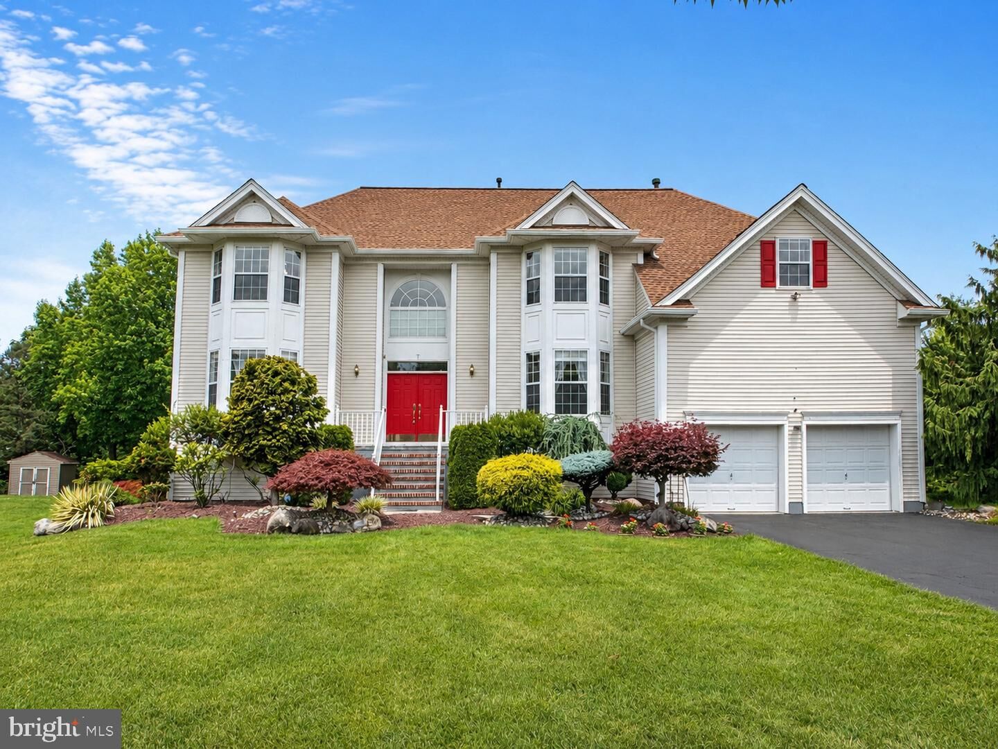 Property Photo:  7 Taft Court  NJ 08520 