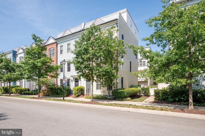 Property Photo:  820 N Alfred Street  VA 22314 