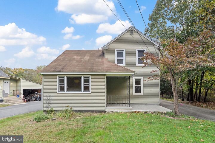 Property Photo:  961 Main Street  NJ 08080 