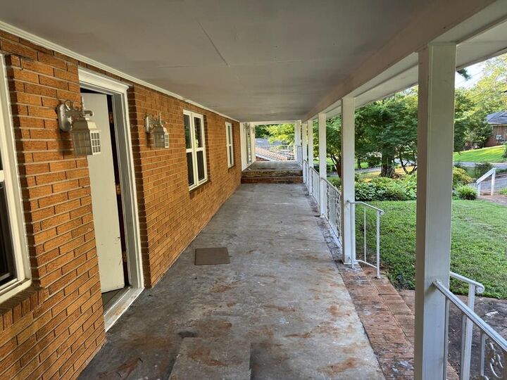 Property Photo:  907 Valentine St  GA 30720 